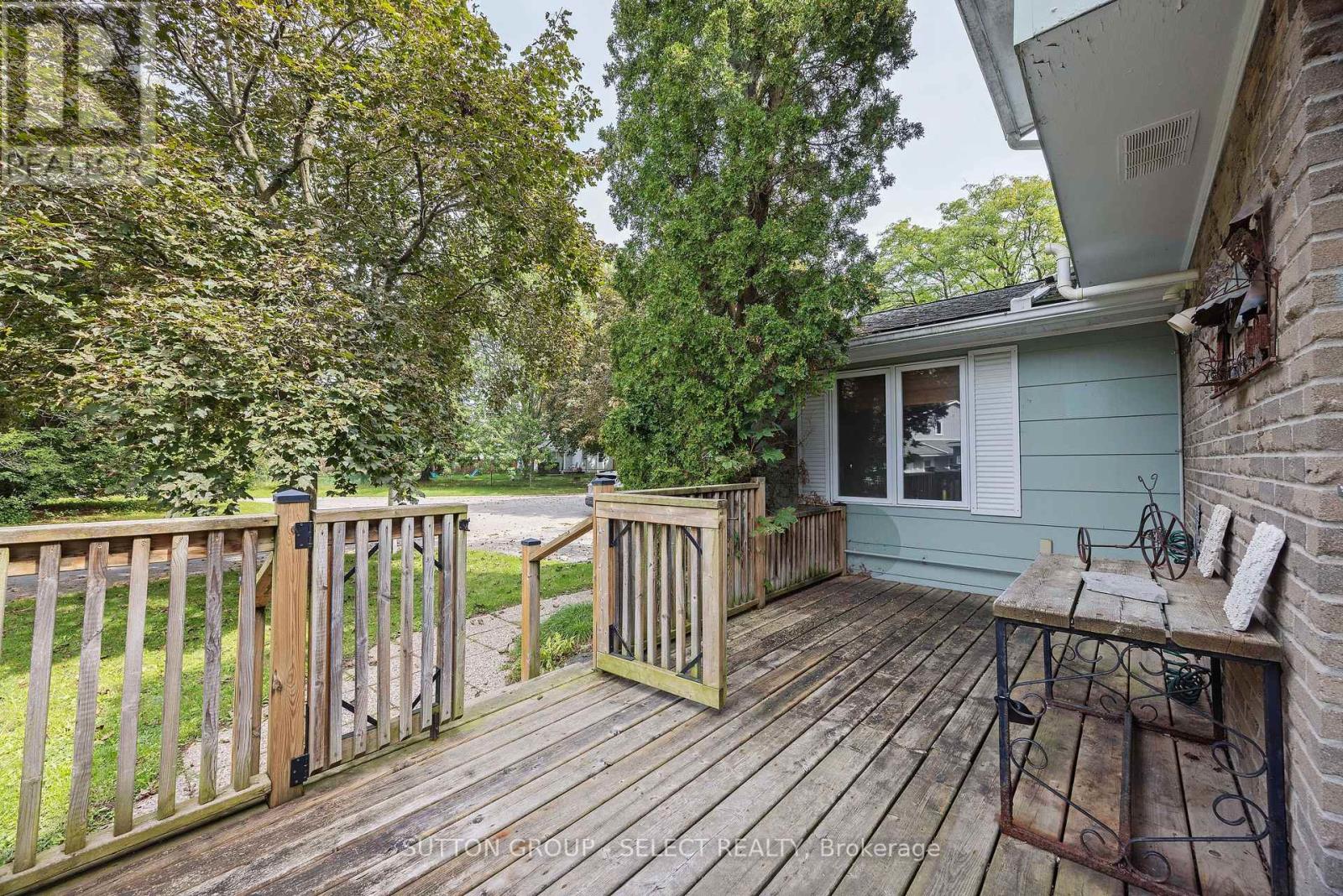 31 Yew Tree Gardens, London North, Ontario  N6G 2S9 - Photo 4 - X13764760