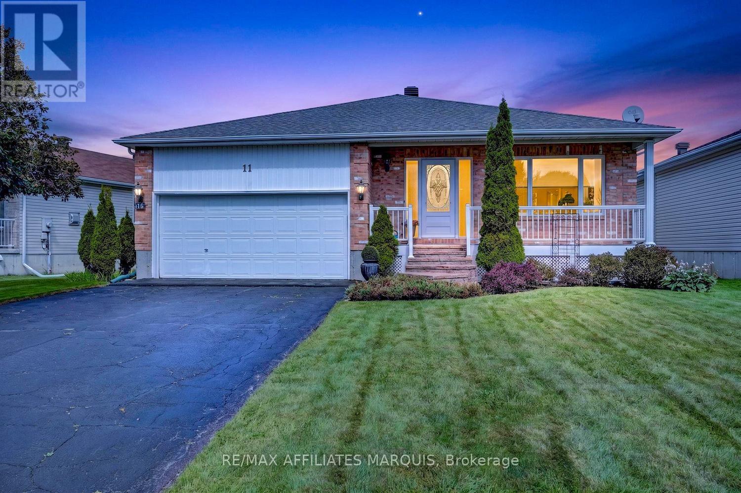 11 DECARIA BOULEVARD, Perth, Ontario