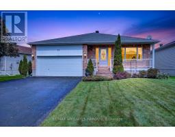 11 DECARIA BOULEVARD, Perth, Ontario
