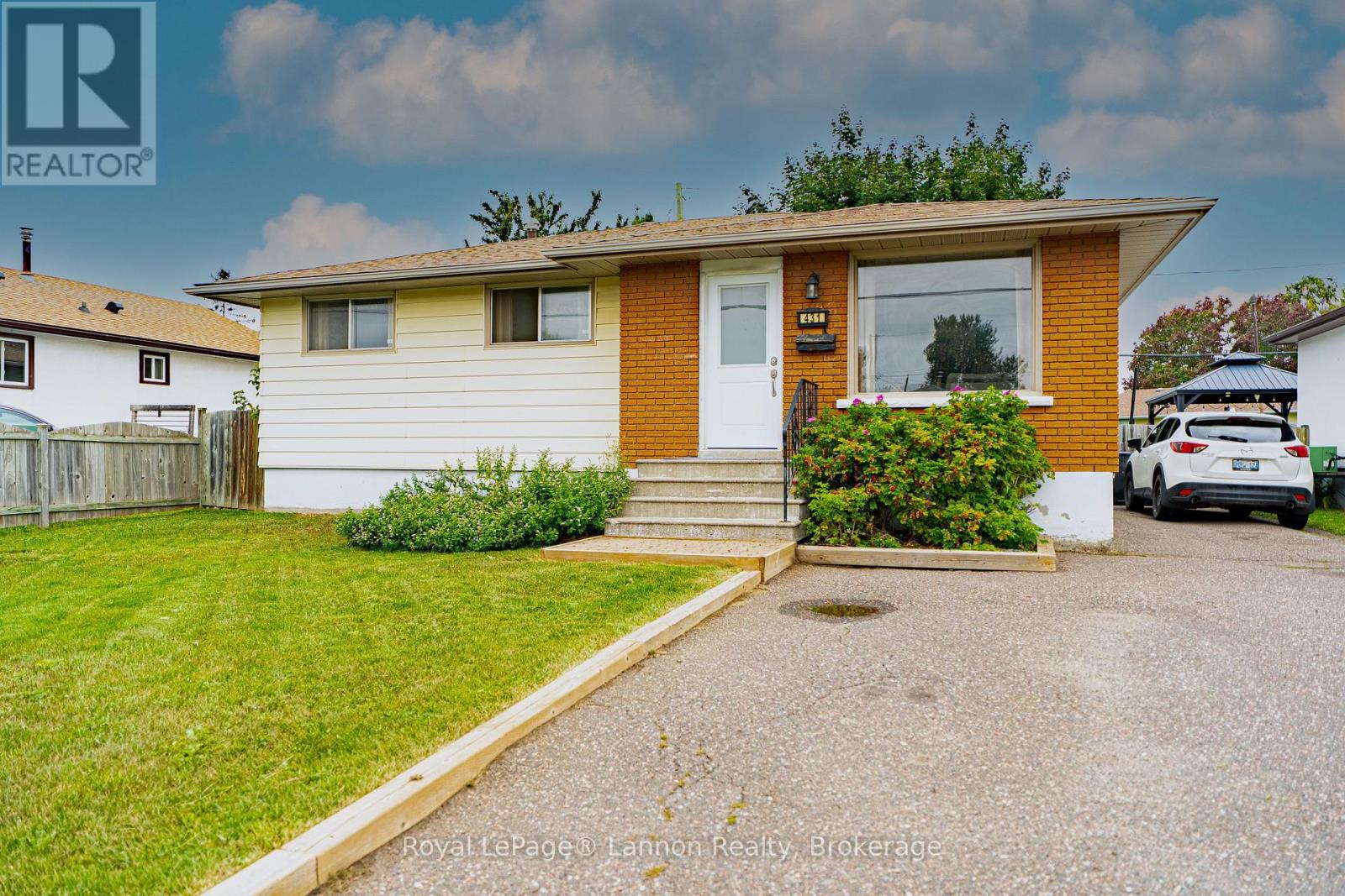 431 Churchill Drive W, Thunder Bay, Ontario  P7C 1V8 - Photo 1 - X13764850