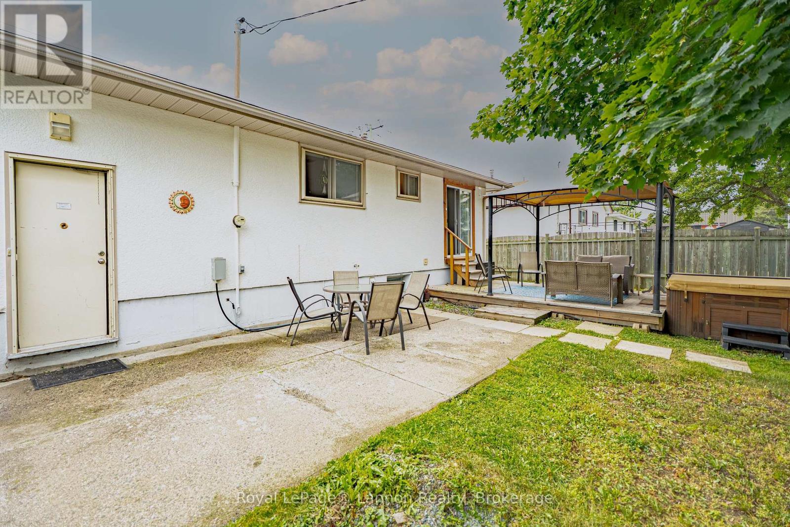 431 Churchill Drive W, Thunder Bay, Ontario  P7C 1V8 - Photo 33 - X13764850
