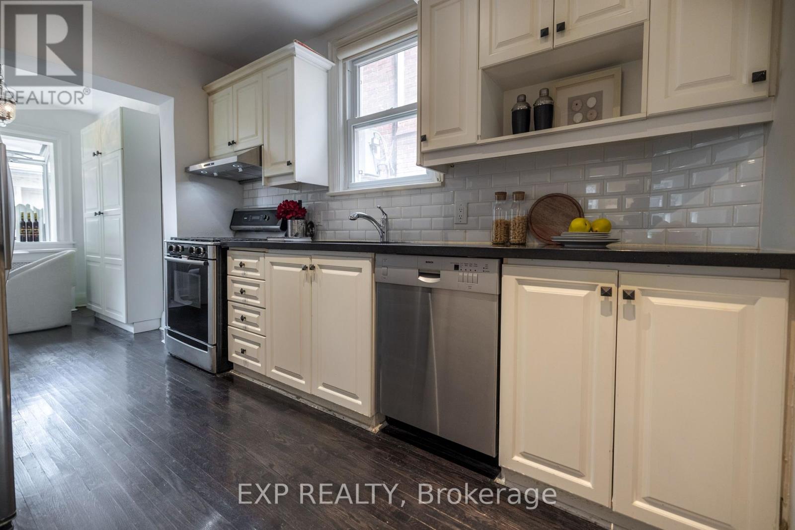 86 Willowbank Boulevard, Toronto, Ontario  M5N 1G6 - Photo 6 - C13764740