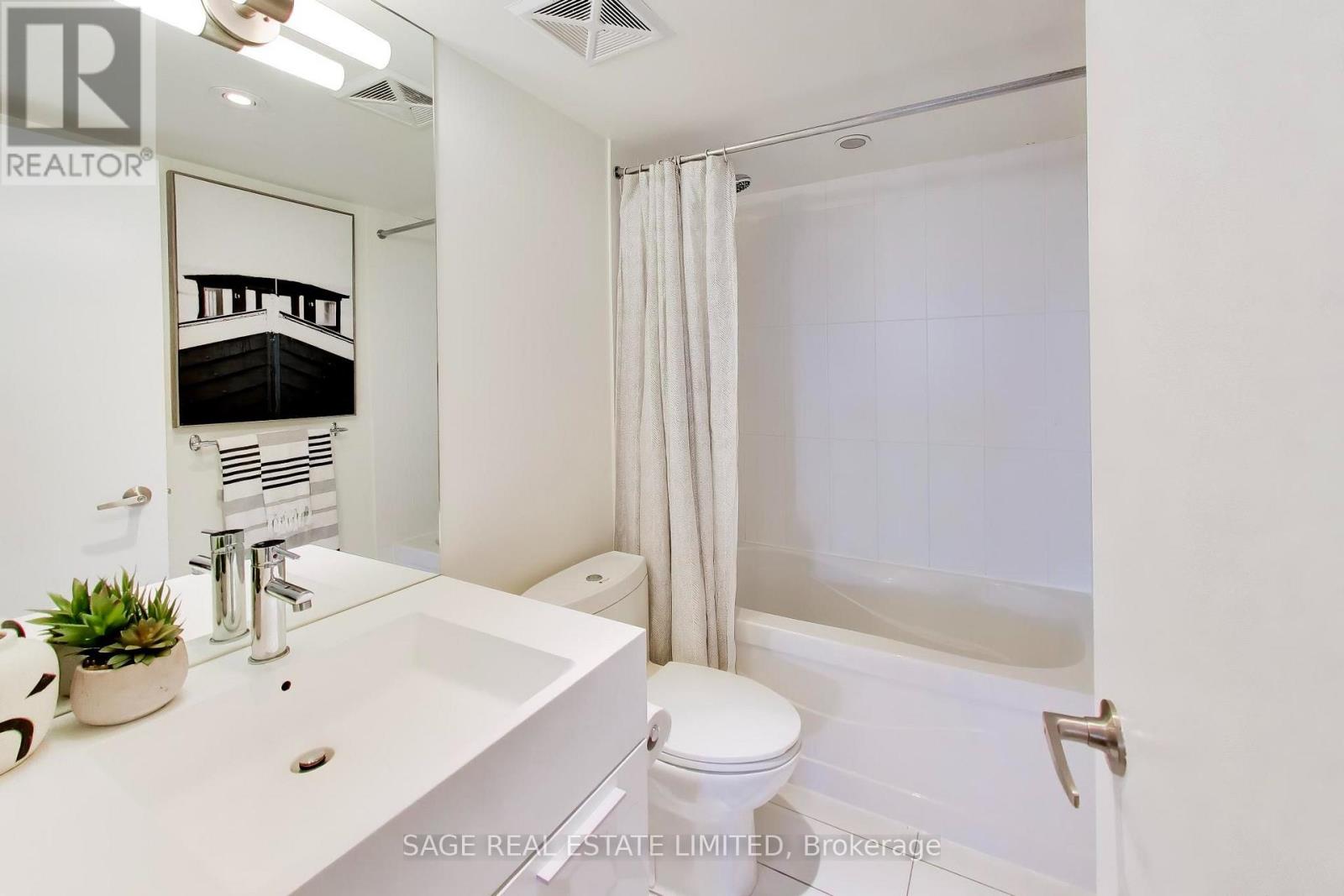 2205 - 25 Capreol Court, Toronto, Ontario  M5V 3Z7 - Photo 18 - C13764744