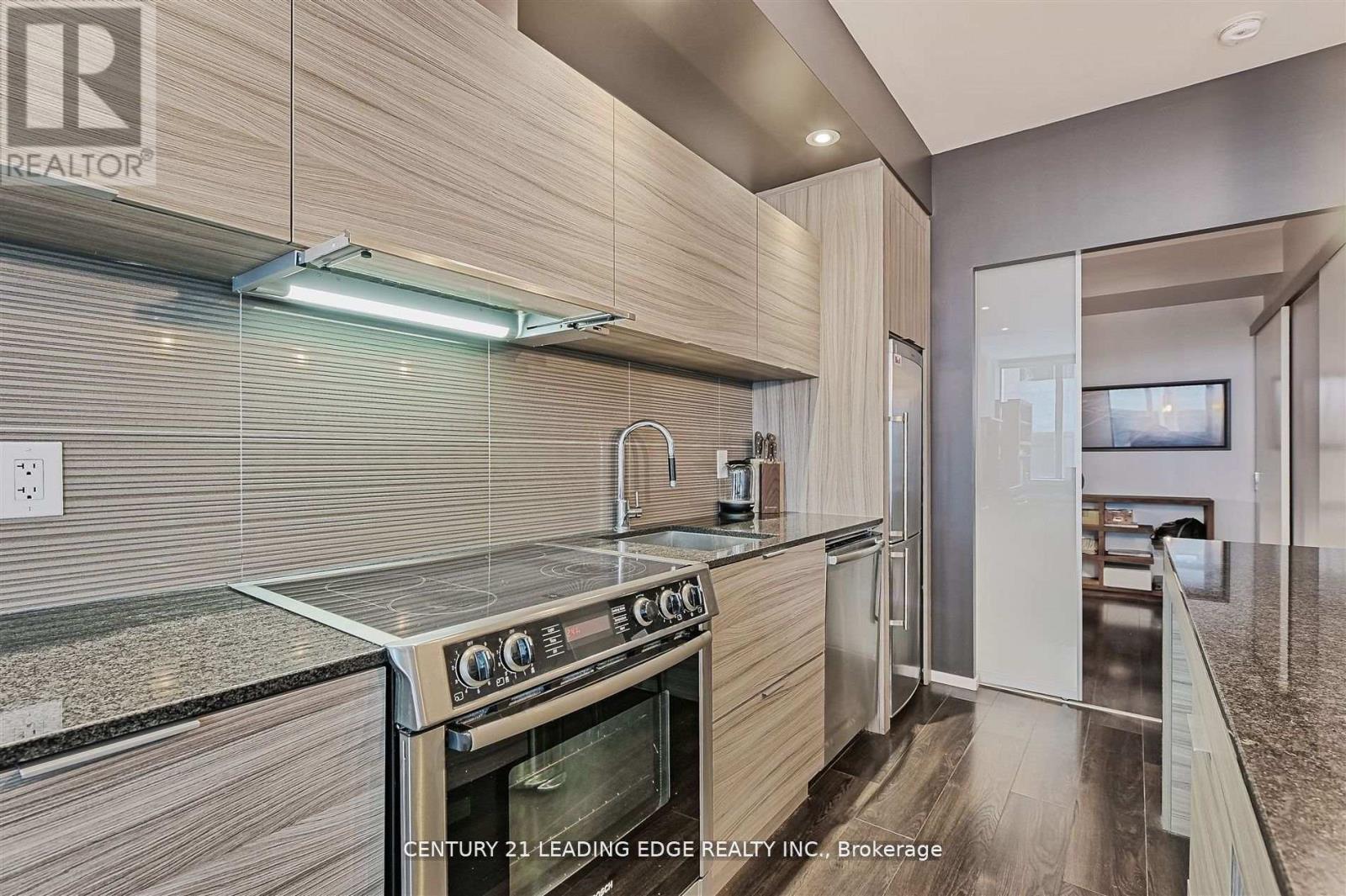 405 - 8 Charlotte Street, Toronto, Ontario  M5V 0K4 - Photo 4 - C13764798