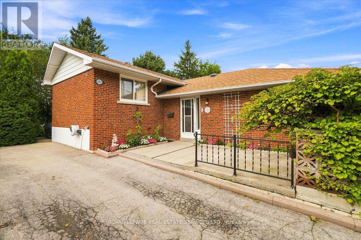 142 Cass Avenue, Toronto, Ontario  M1T 2B6 - Photo 2 - E13764858