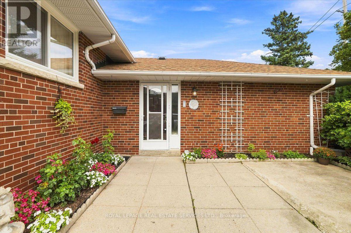142 Cass Avenue, Toronto, Ontario  M1T 2B6 - Photo 3 - E13764858