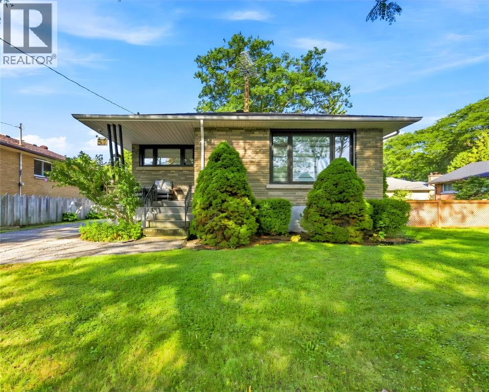 57 Vimy Crescent, Sarnia, Ontario  N7S 1J7 - Photo 2 - 26022144