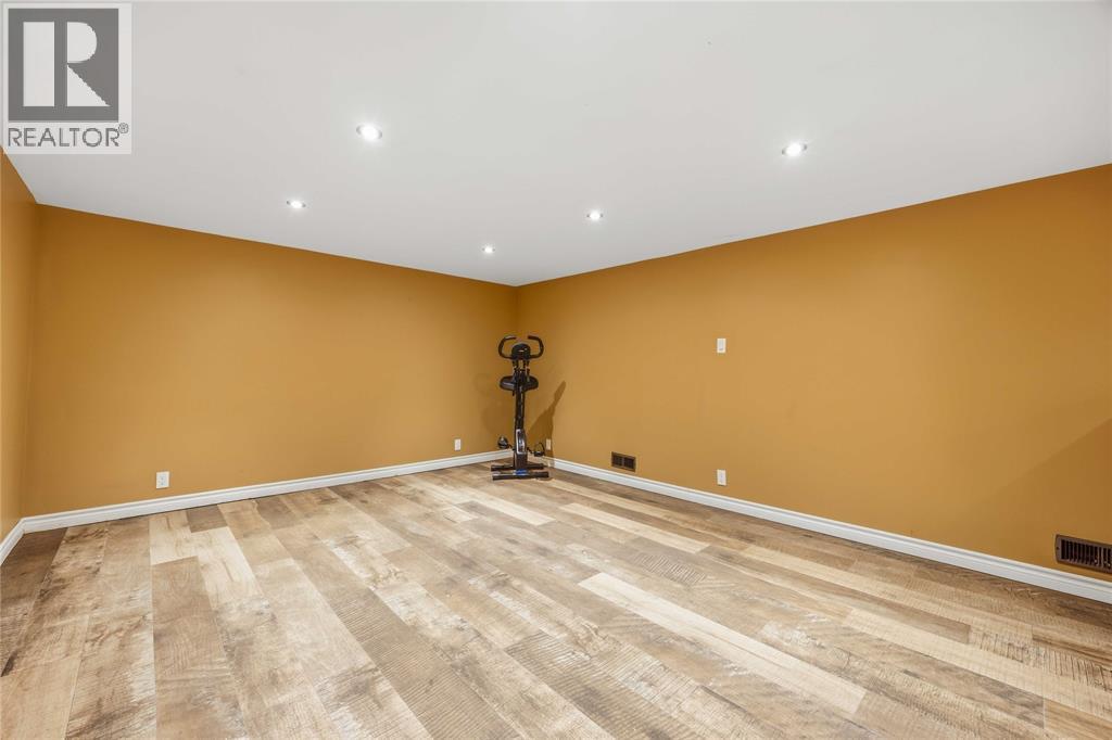 57 Vimy Crescent, Sarnia, Ontario  N7S 1J7 - Photo 32 - 26022144