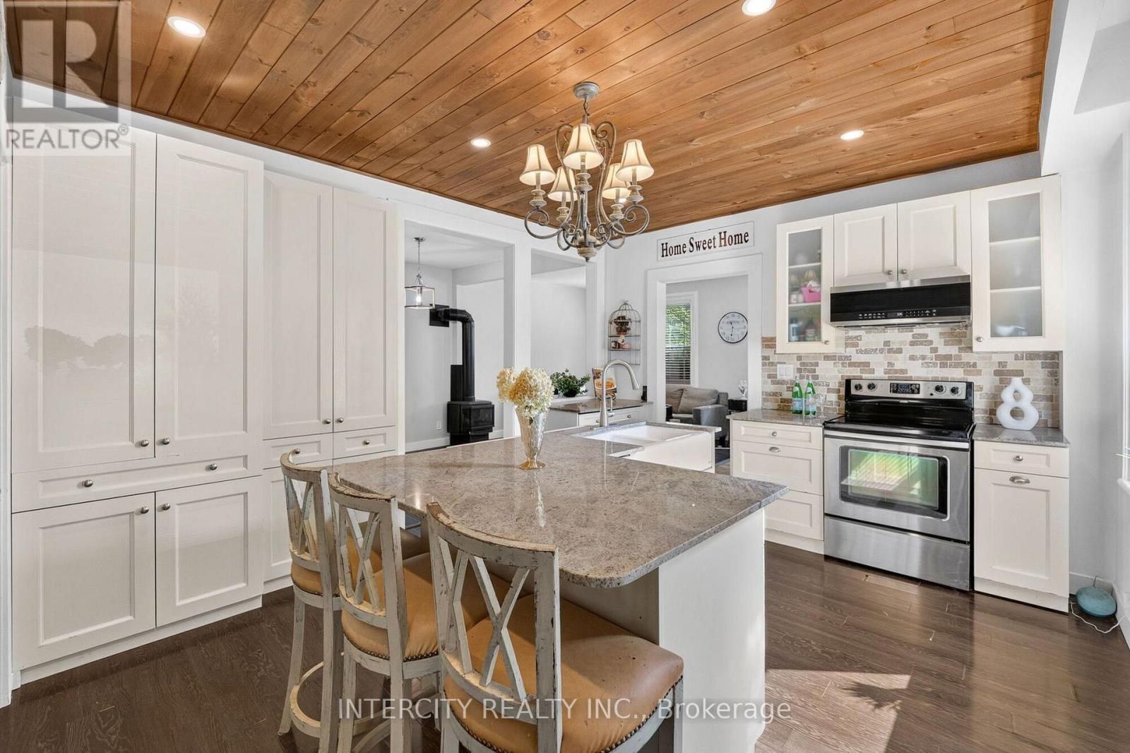 98 Essa Street, Bradford West Gwillimbury (Bradford), Ontario  L3Z 1P4 - Photo 1 - N13764666
