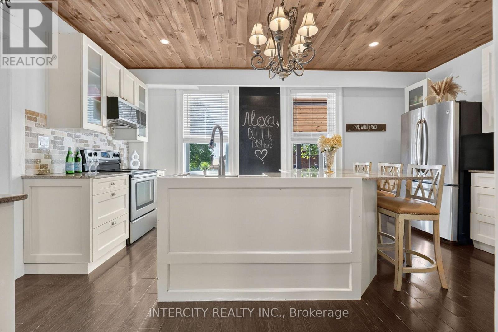 98 Essa Street, Bradford West Gwillimbury (Bradford), Ontario  L3Z 1P4 - Photo 11 - N13764666