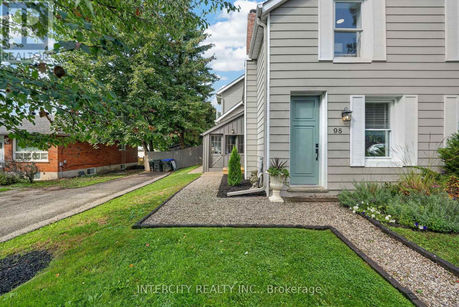 98 Essa Street, Bradford West Gwillimbury (Bradford), Ontario  L3Z 1P4 - Photo 3 - N13764666