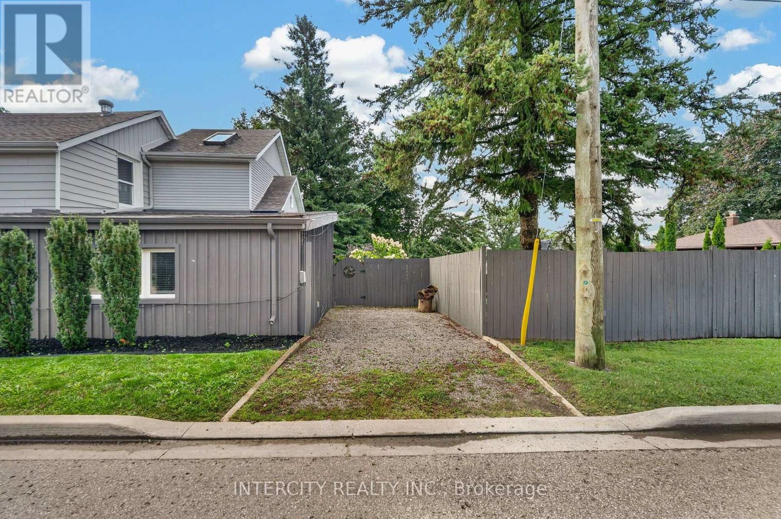 98 Essa Street, Bradford West Gwillimbury (Bradford), Ontario  L3Z 1P4 - Photo 5 - N13764666