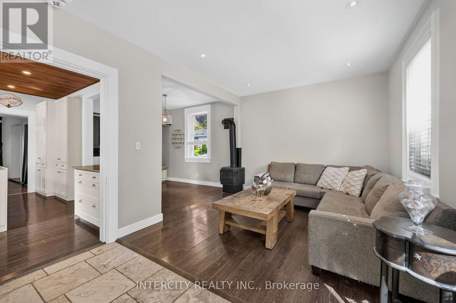 98 Essa Street, Bradford West Gwillimbury (Bradford), Ontario  L3Z 1P4 - Photo 6 - N13764666