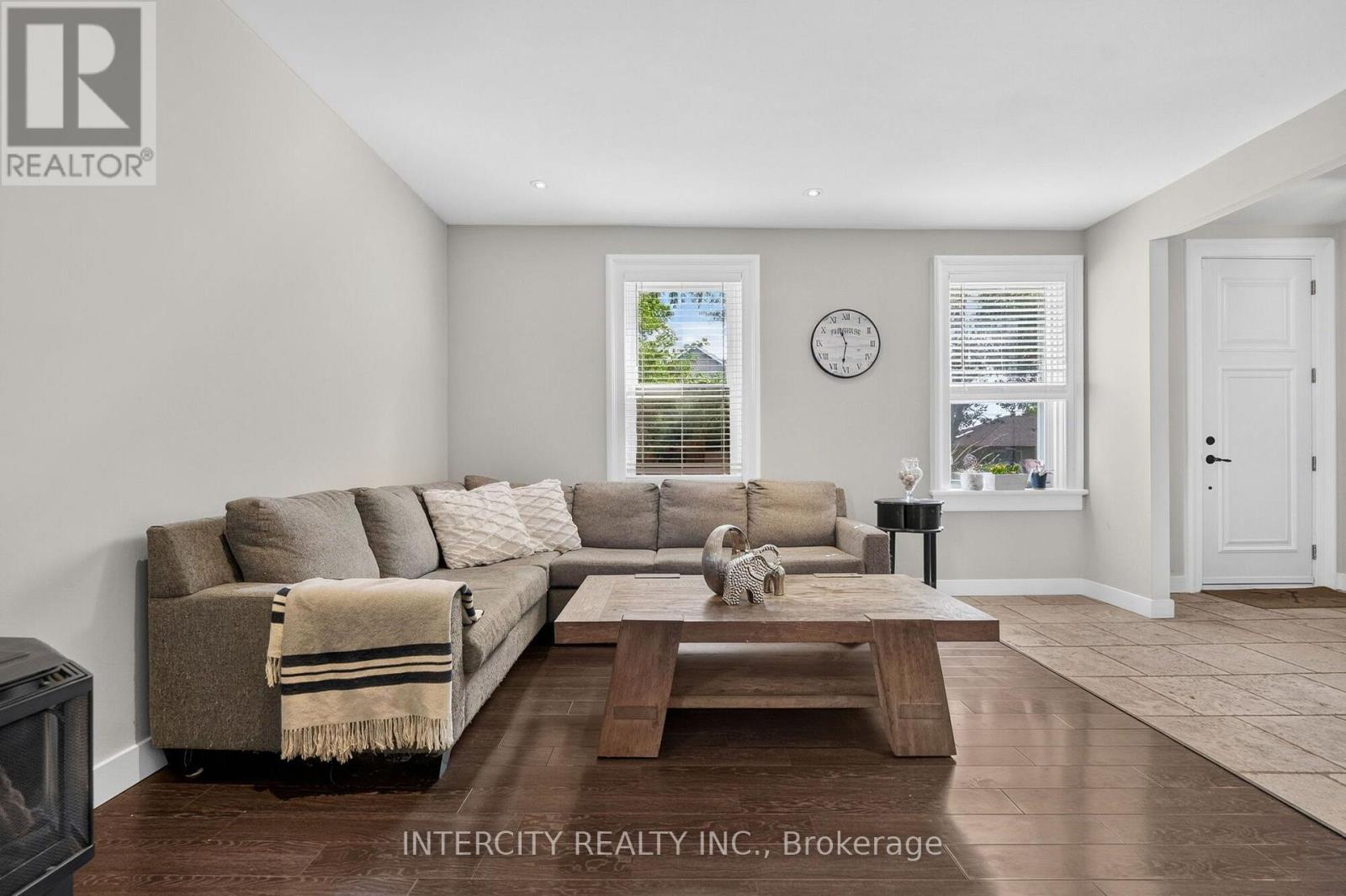 98 Essa Street, Bradford West Gwillimbury (Bradford), Ontario  L3Z 1P4 - Photo 7 - N13764666