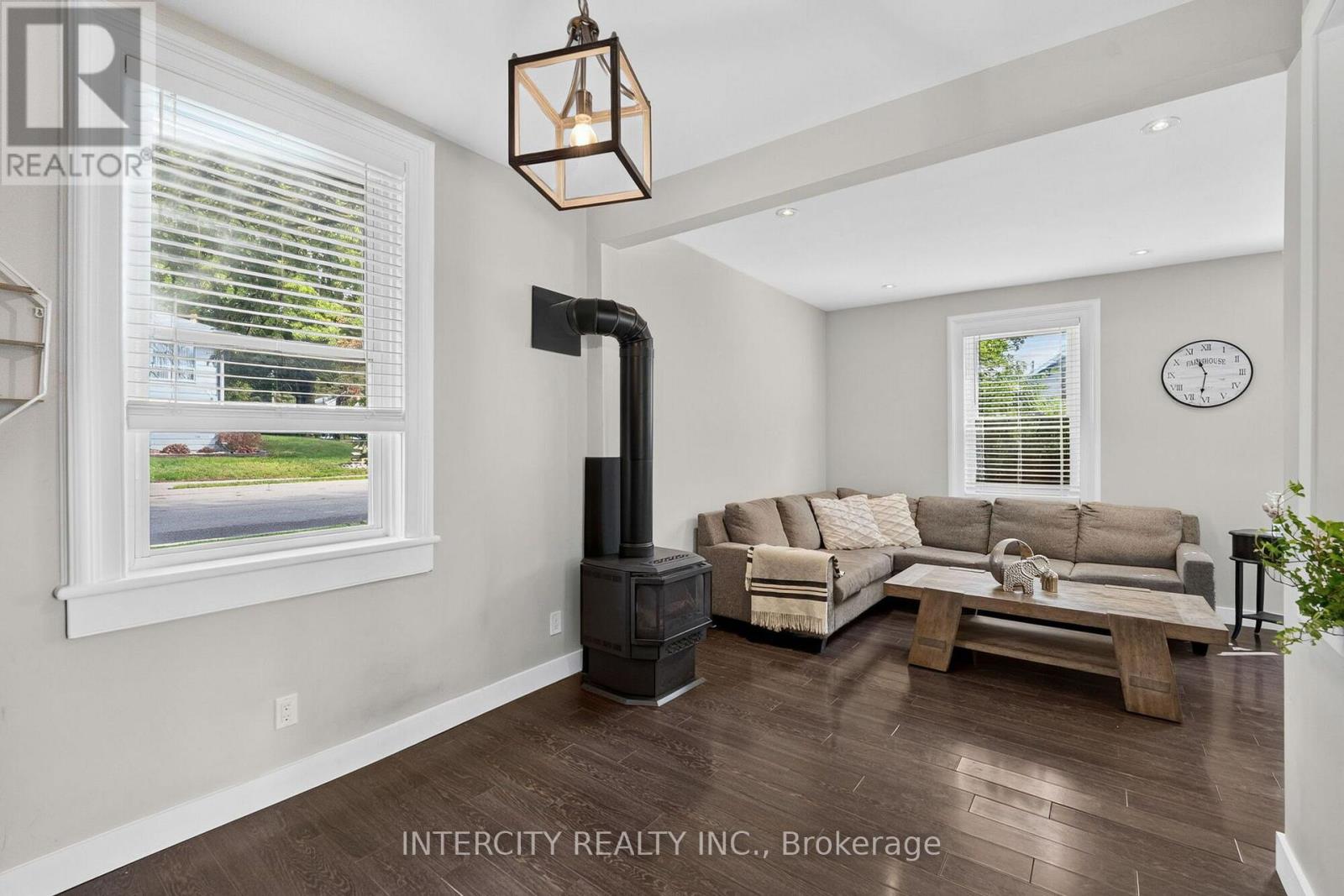 98 Essa Street, Bradford West Gwillimbury (Bradford), Ontario  L3Z 1P4 - Photo 8 - N13764666