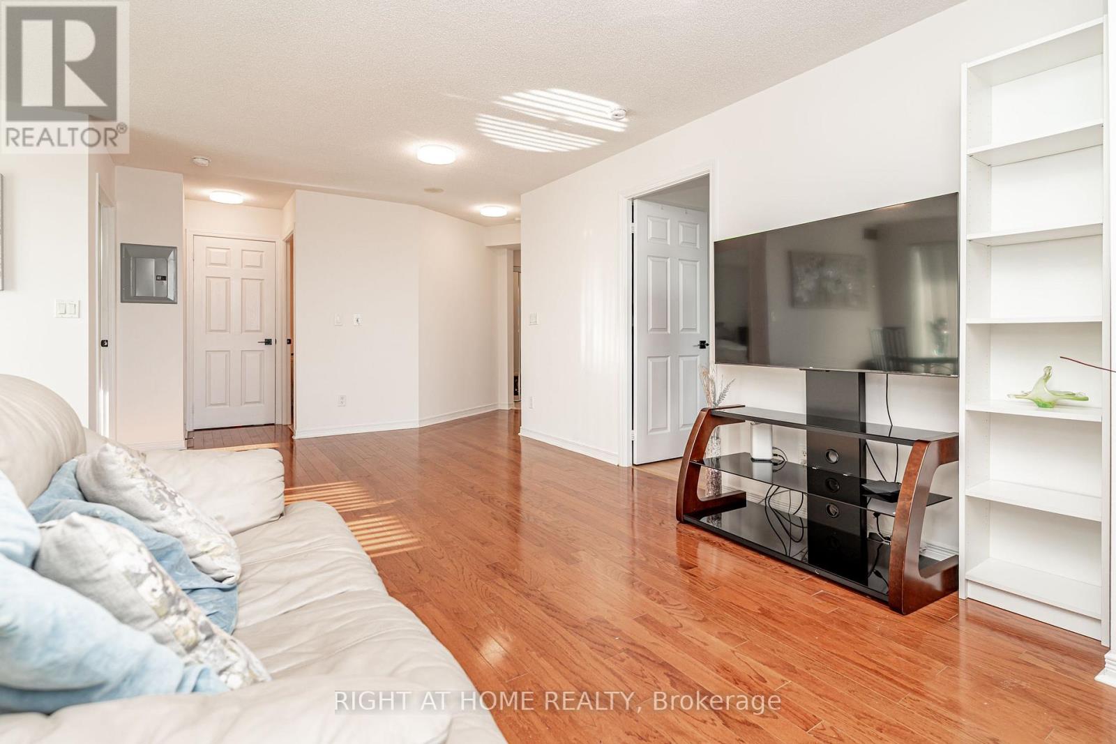 1010 - 23 Oneida Crescent, Richmond Hill (Langstaff), Ontario  L4B 0A2 - Photo 14 - N13764730