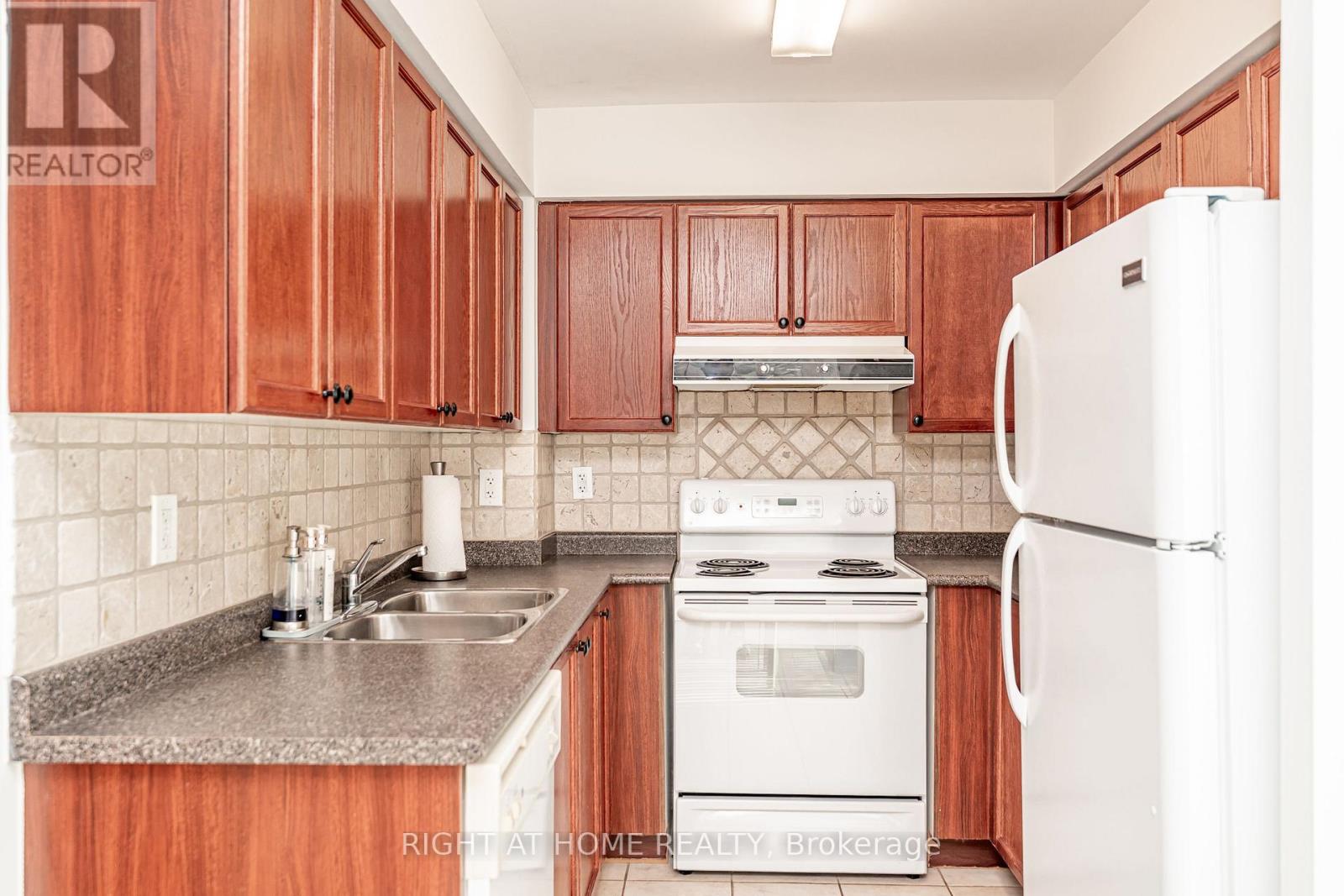1010 - 23 Oneida Crescent, Richmond Hill (Langstaff), Ontario  L4B 0A2 - Photo 18 - N13764730