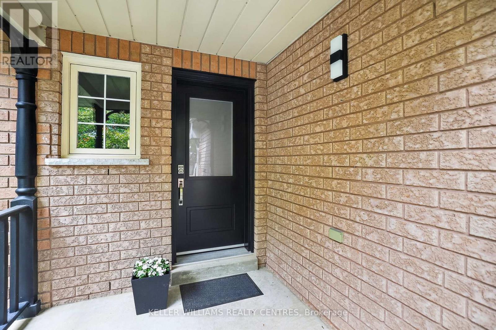 120 Woodroof Crescent, Aurora, Ontario  L4G 7H2 - Photo 3 - N13764796
