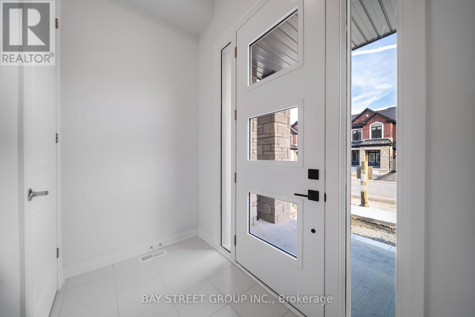 219 Hook Drive, Richmond Hill, Ontario  L4S 2P3 - Photo 3 - N13764842