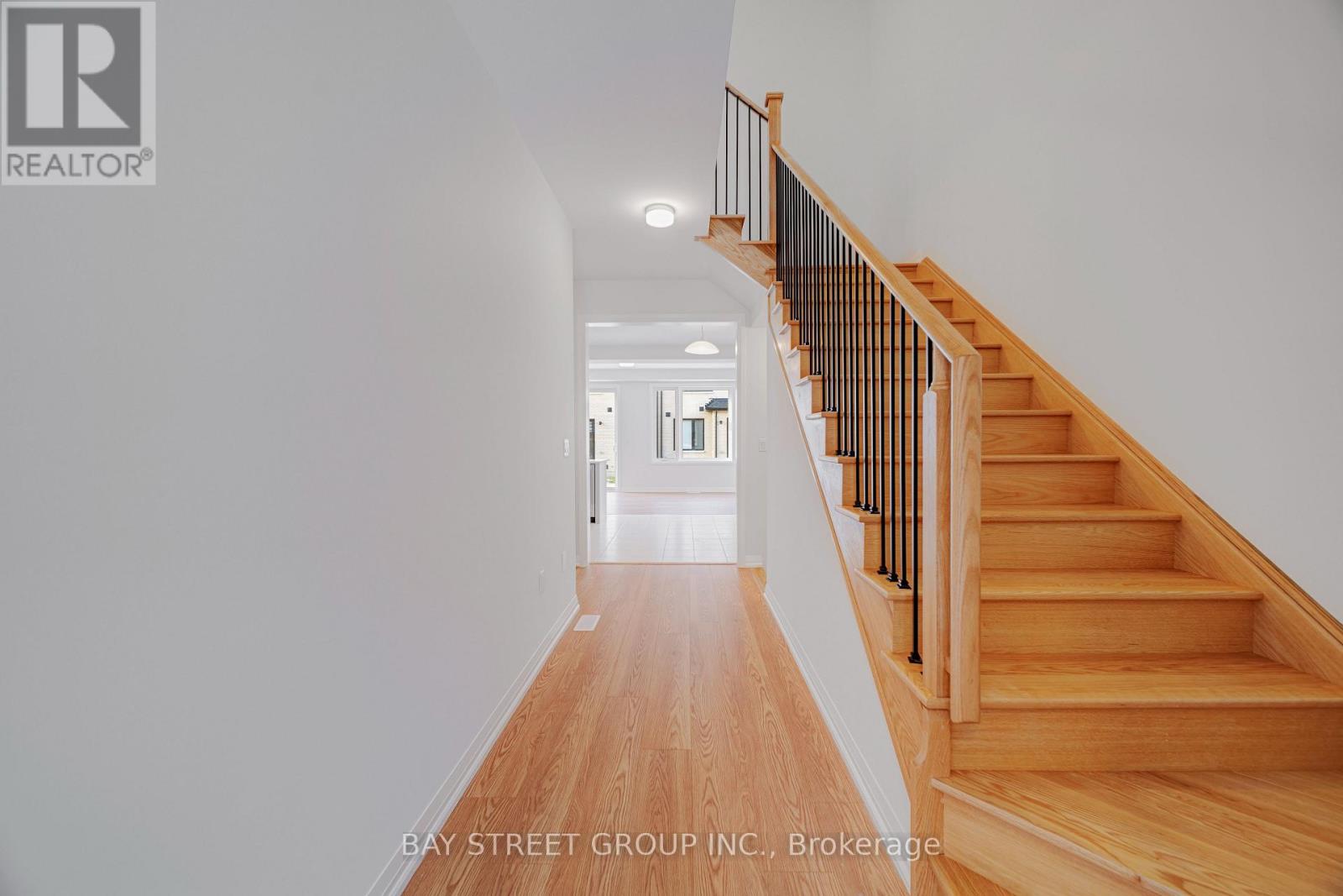 219 Hook Drive, Richmond Hill, Ontario  L4S 2P3 - Photo 6 - N13764842