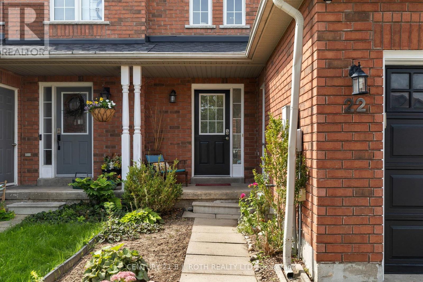 22 Ridwell Street, Barrie, Ontario  L4N 0X2 - Photo 2 - S13764852