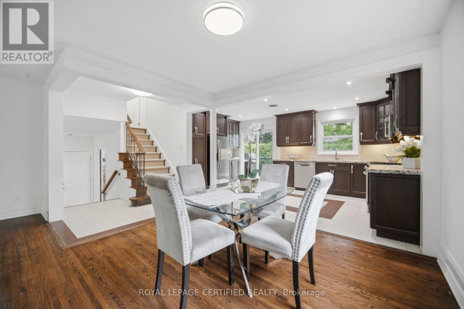 3490 Rexway Drive, Burlington, Ontario  L7N 2L6 - Photo 5 - W13764714