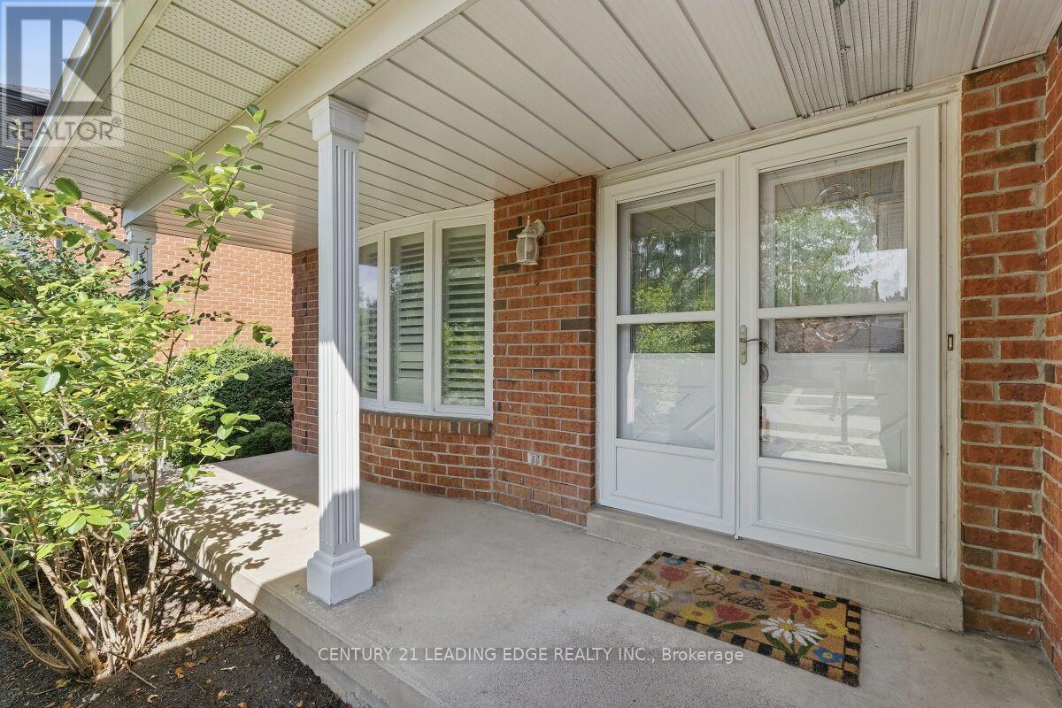 2409 Butternut Crescent, Burlington, Ontario  L7M 3J7 - Photo 4 - W13764870