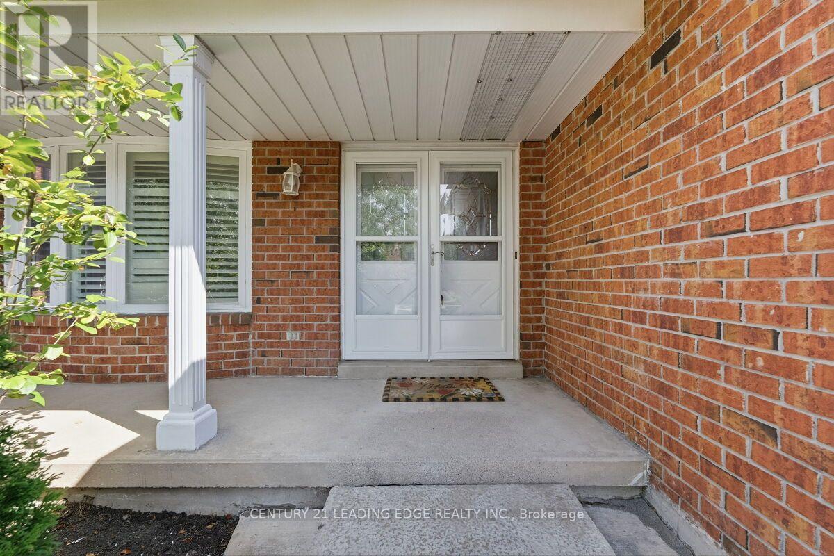 2409 Butternut Crescent, Burlington, Ontario  L7M 3J7 - Photo 5 - W13764870