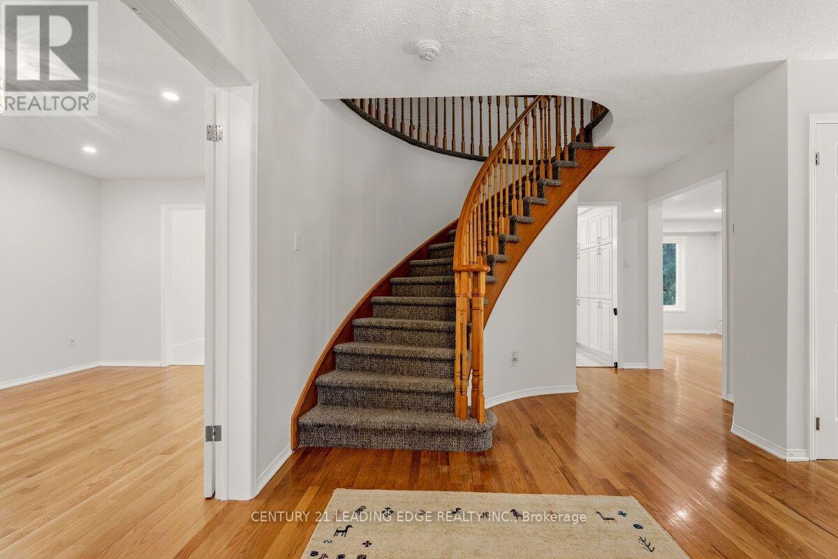 2409 Butternut Crescent, Burlington, Ontario  L7M 3J7 - Photo 7 - W13764870