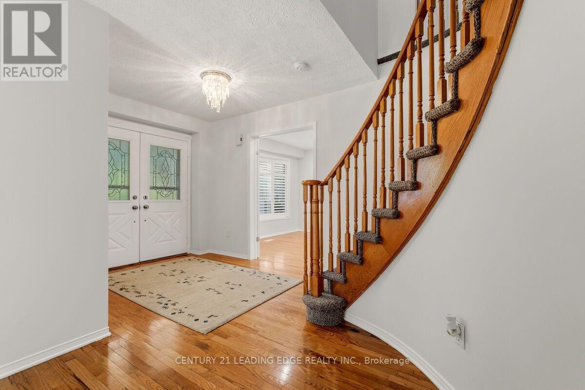2409 Butternut Crescent, Burlington, Ontario  L7M 3J7 - Photo 8 - W13764870