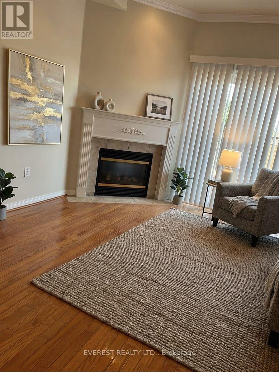6479 Valiant Heights, Mississauga, Ontario  L5W 1C9 - Photo 3 - W13764880