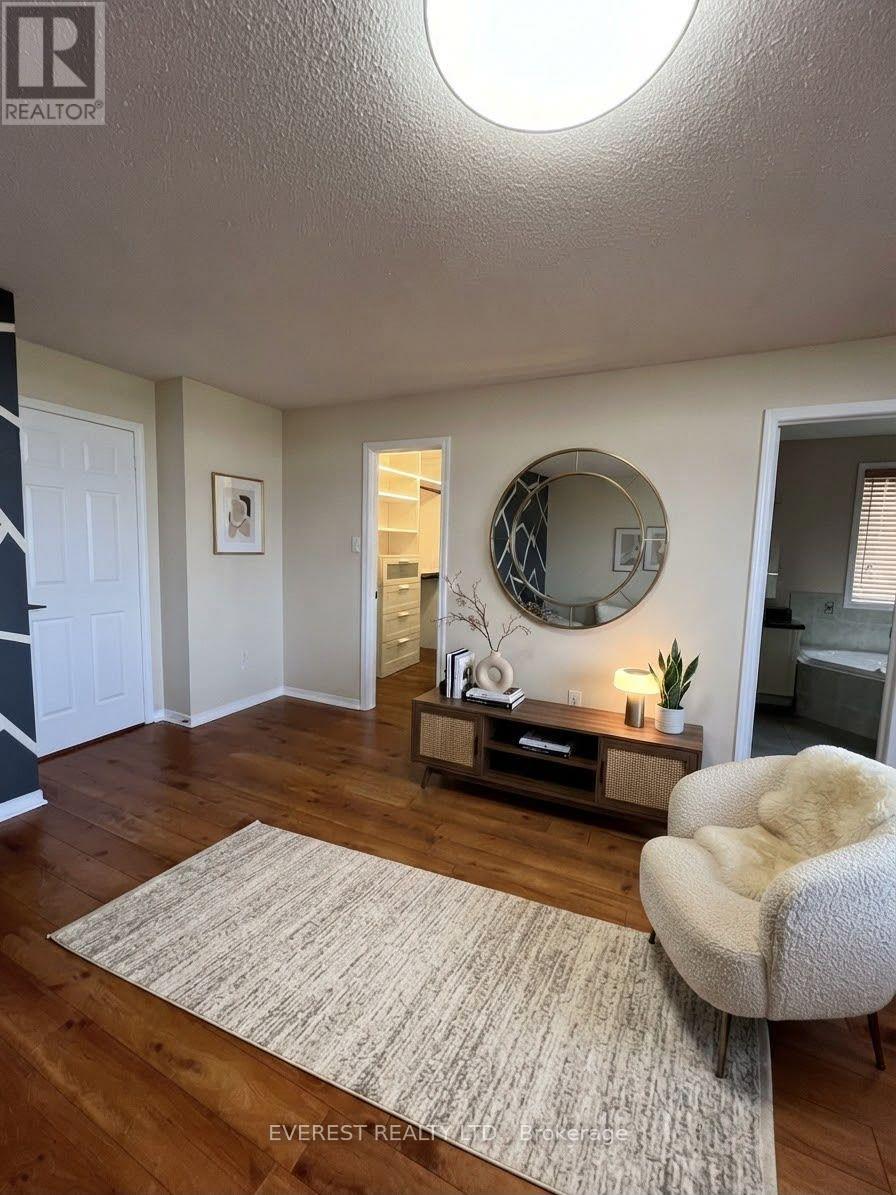 6479 Valiant Heights, Mississauga, Ontario  L5W 1C9 - Photo 4 - W13764880