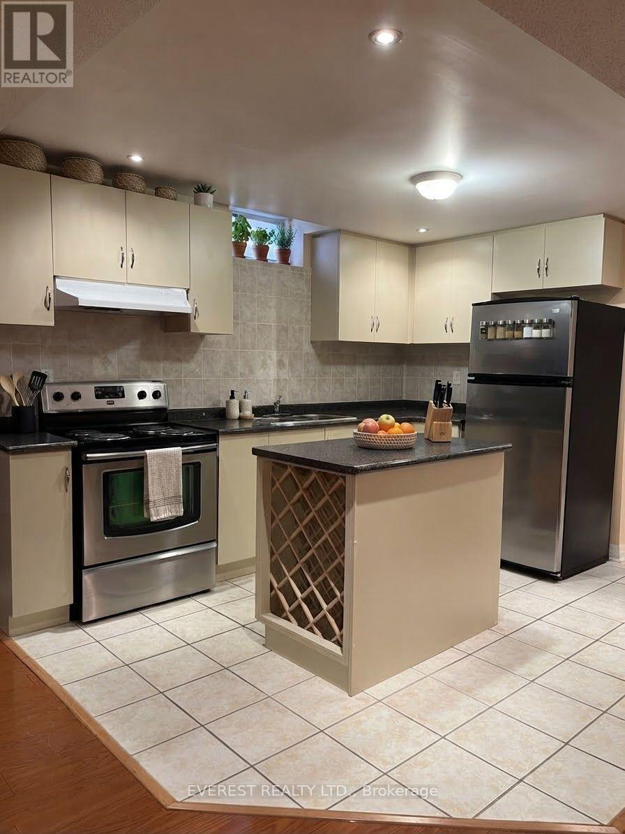 6479 Valiant Heights, Mississauga, Ontario  L5W 1C9 - Photo 8 - W13764880