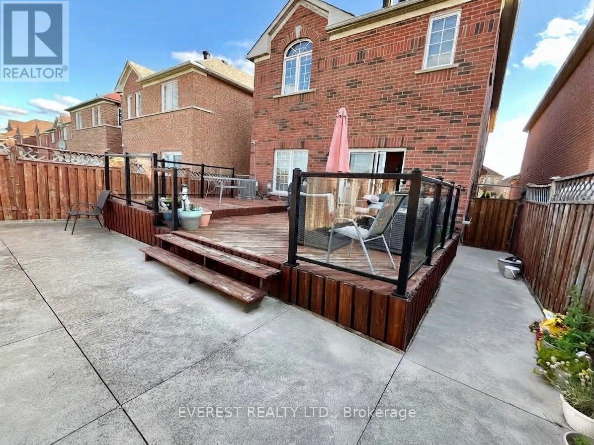 6479 Valiant Heights, Mississauga, Ontario  L5W 1C9 - Photo 9 - W13764880