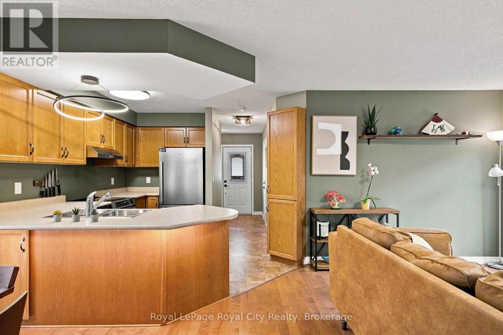 399 Starwood Drive, Guelph, Ontario  N1E 7A3 - Photo 7 - X13747232