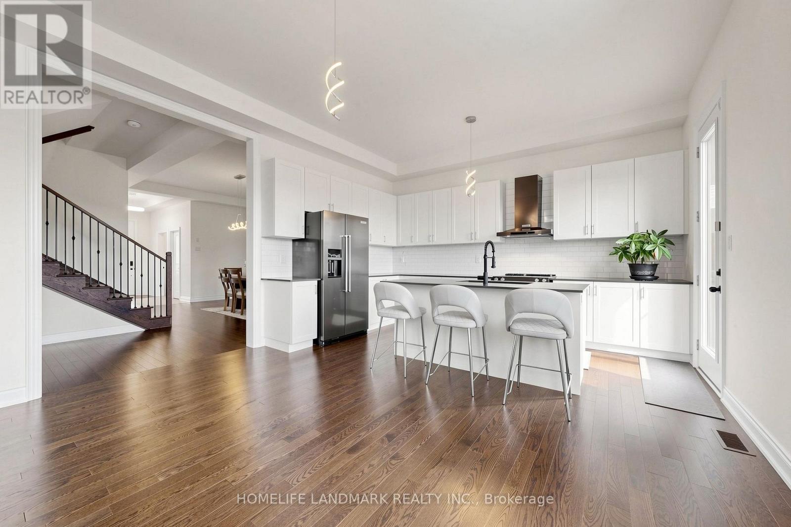 563 Beam Court, Milton, Ontario  L9E 1L4 - Photo 5 - W13761748