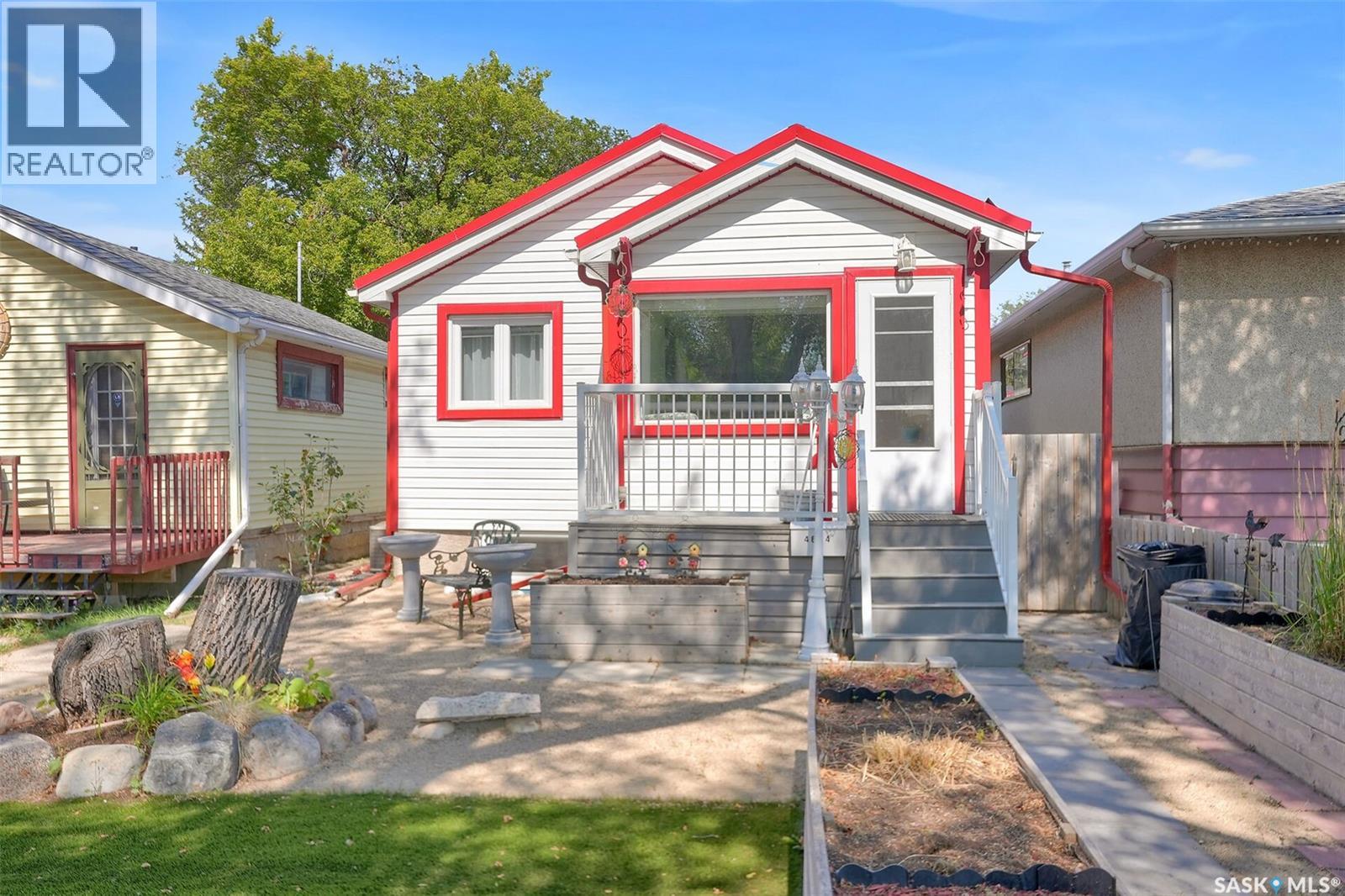 4604 Dewdney Avenue, Regina, Saskatchewan  S4T 1B4 - Photo 1 - SK047766