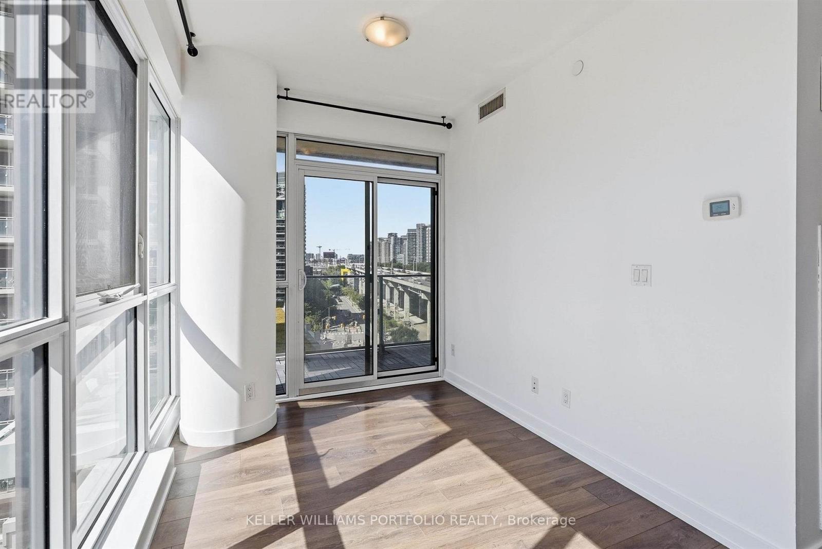 1009 - 50 Bruyeres Mews, Toronto, Ontario  M5V 0H8 - Photo 11 - C13759530