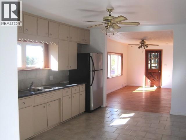 52 West St, Blind River, Ontario  P0R 1B0 - Photo 7 - SM262486