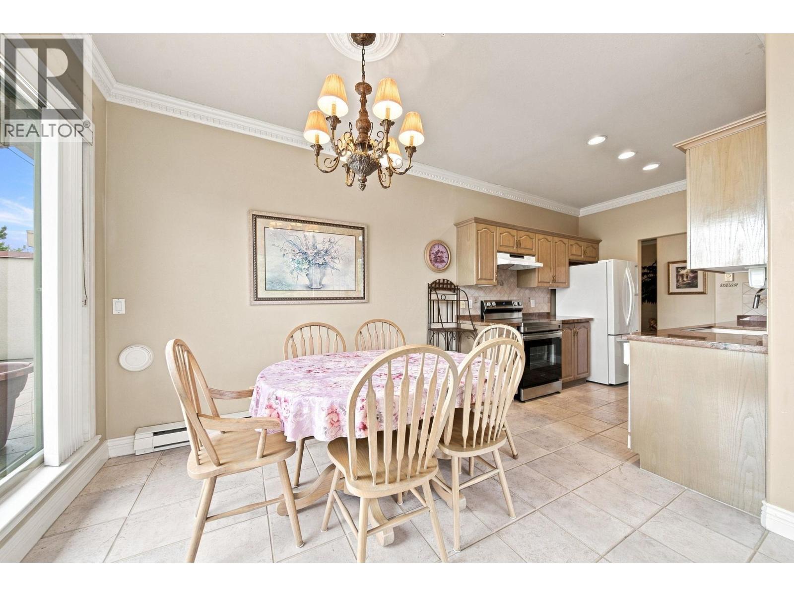 302 3176 Plateau Boulevard, Coquitlam, British Columbia  V3E 3J2 - Photo 13 - R3163114