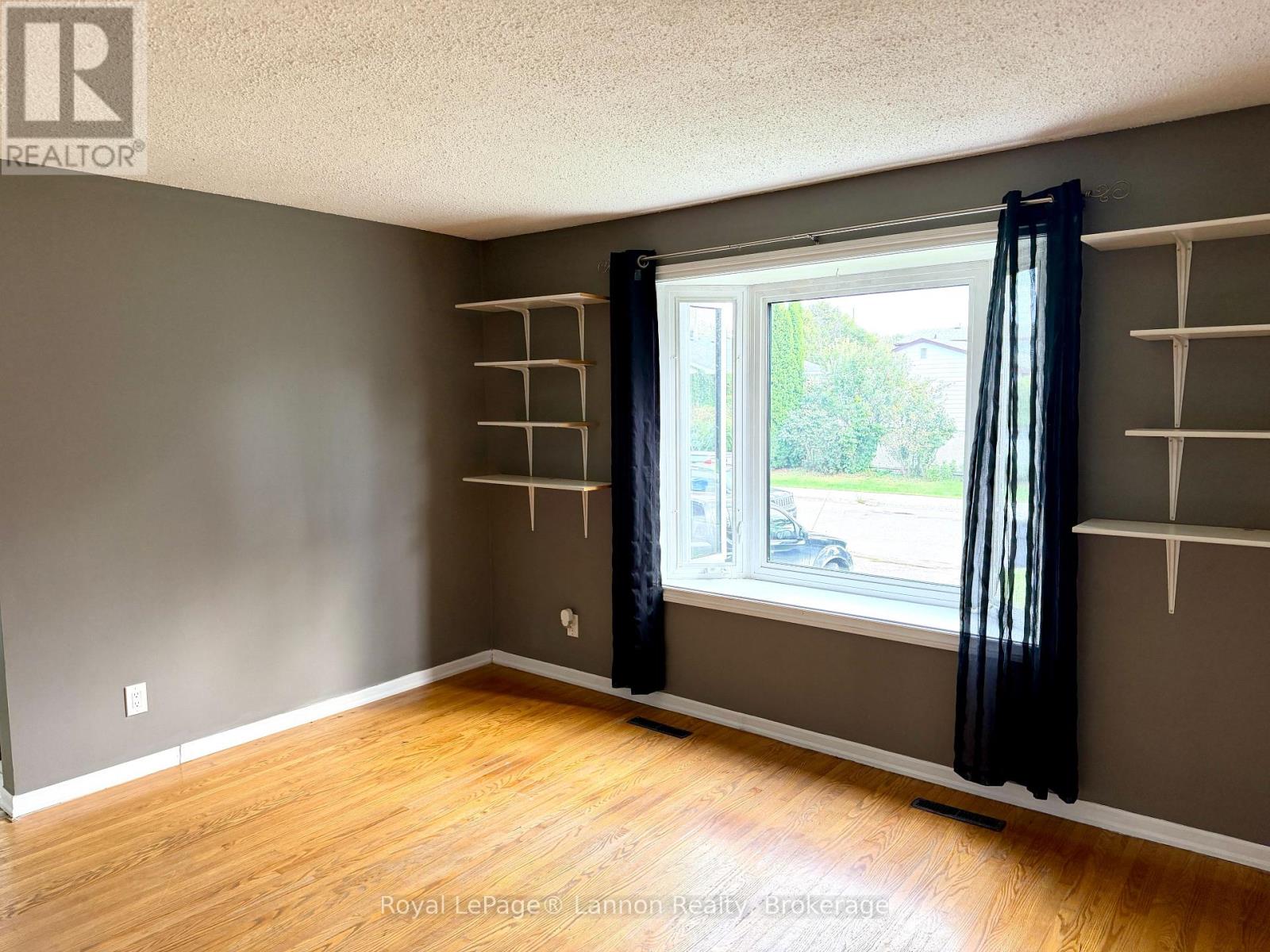 129 Sherbrooke Street, Thunder Bay, Ontario  P7C 4R5 - Photo 2 - X13765052