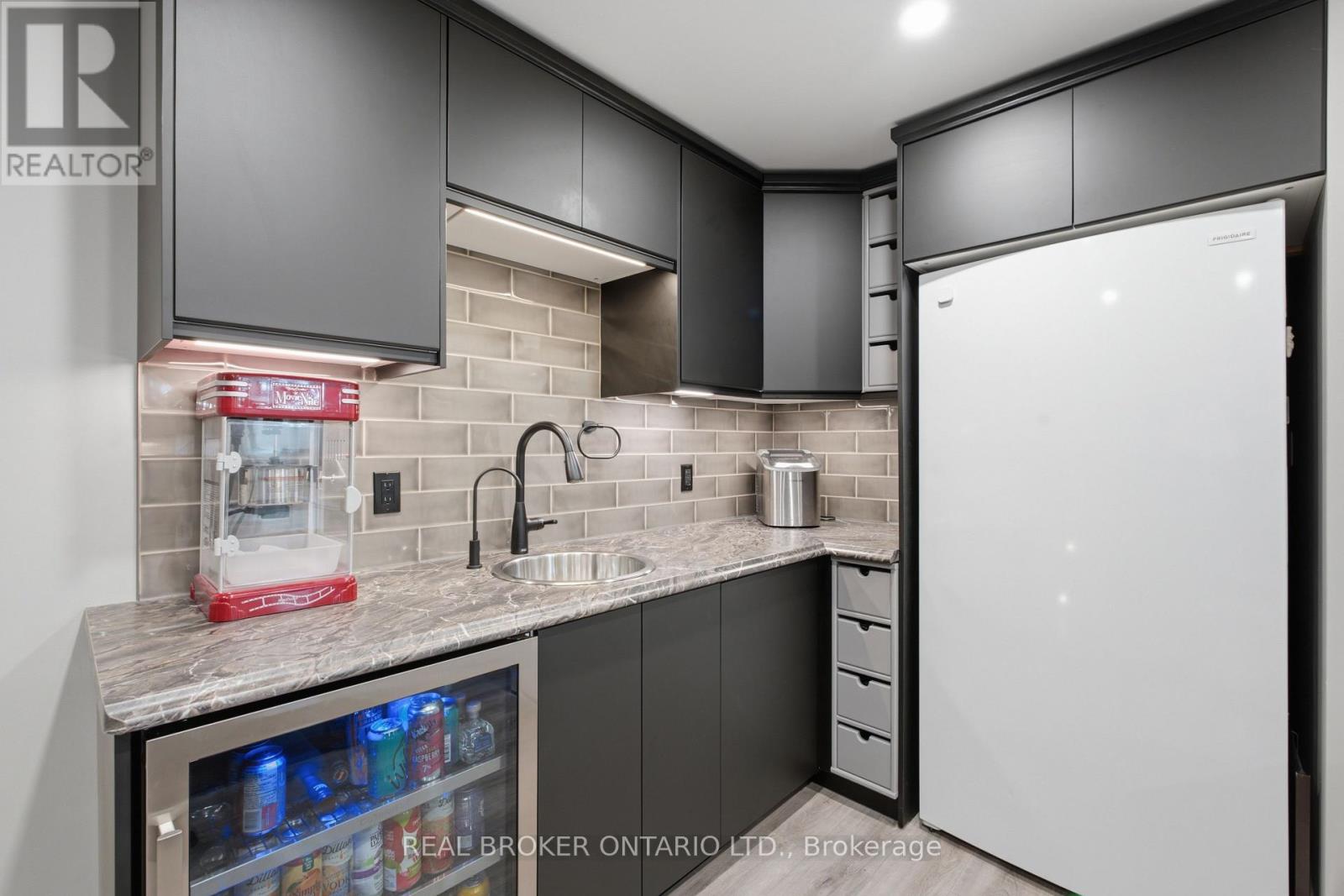 7002 Optimist Lane, Niagara Falls, Ontario  L2E 0B1 - Photo 19 - X13765172