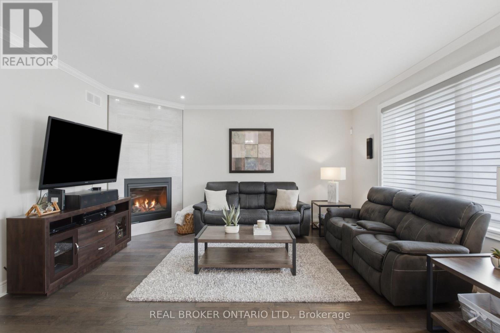 7002 Optimist Lane, Niagara Falls, Ontario  L2E 0B1 - Photo 4 - X13765172
