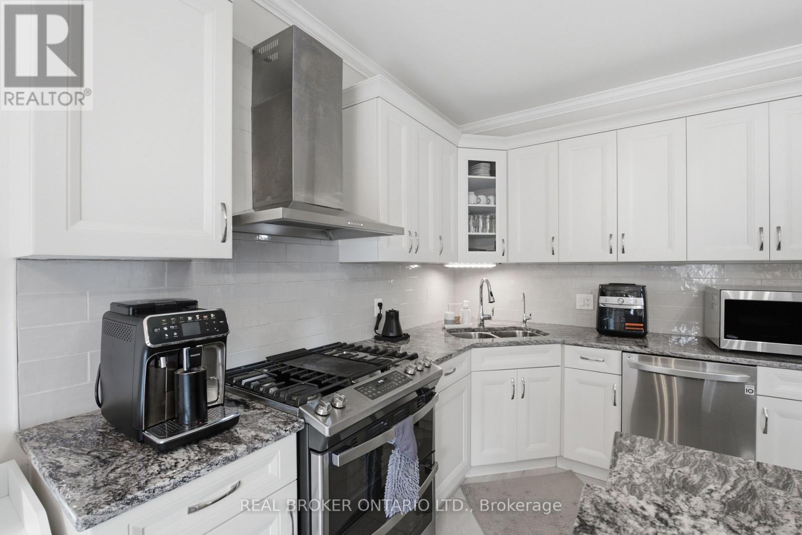7002 Optimist Lane, Niagara Falls, Ontario  L2E 0B1 - Photo 9 - X13765172