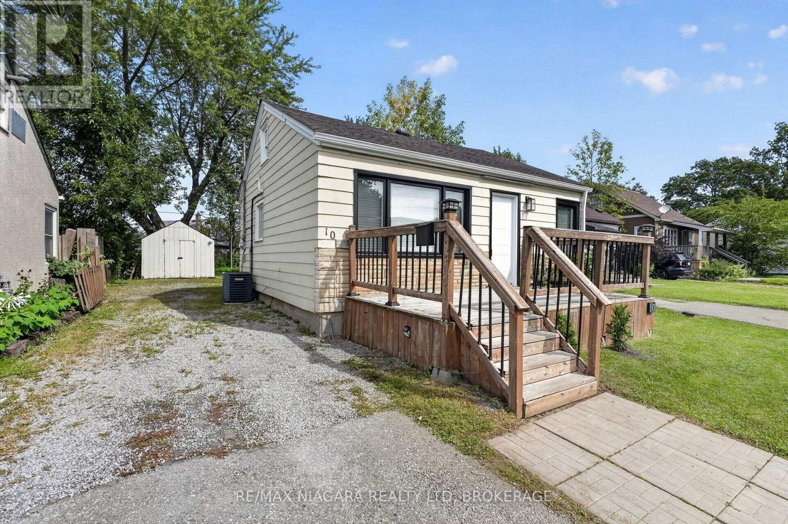 10 Churchill Avenue, Welland, Ontario  L3B 4Y5 - Photo 3 - X13765180