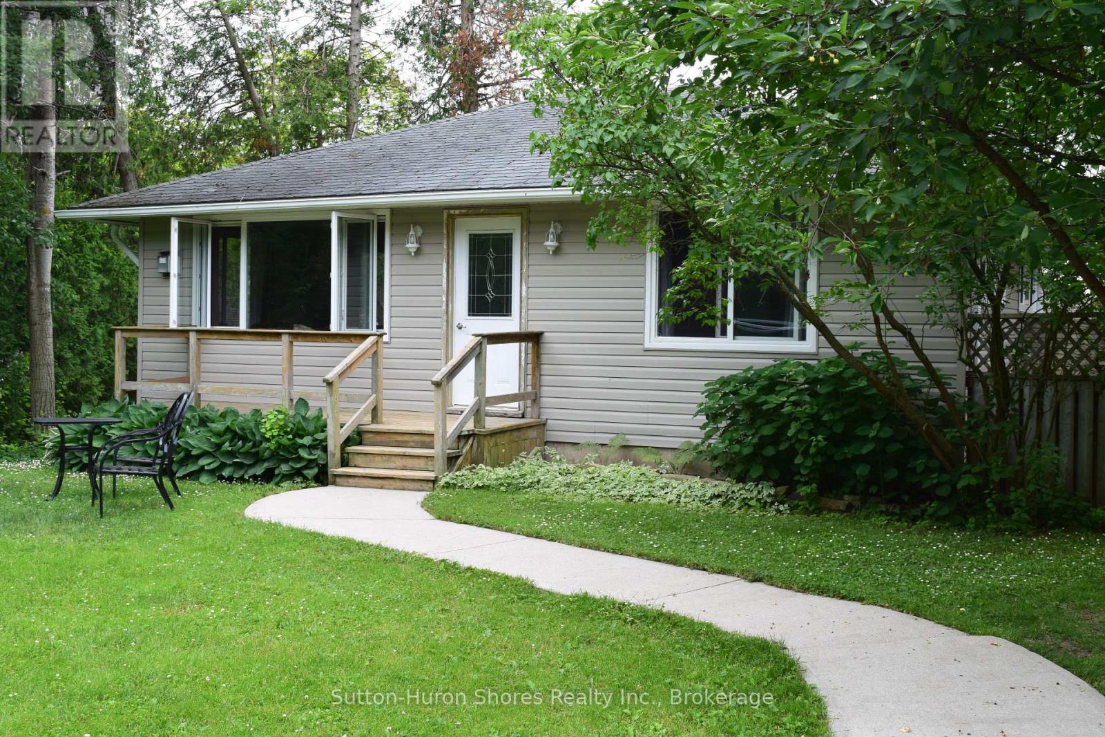 95 Mcvicar Street, Saugeen Shores, Ontario  N0H 2C0 - Photo 14 - X12397862