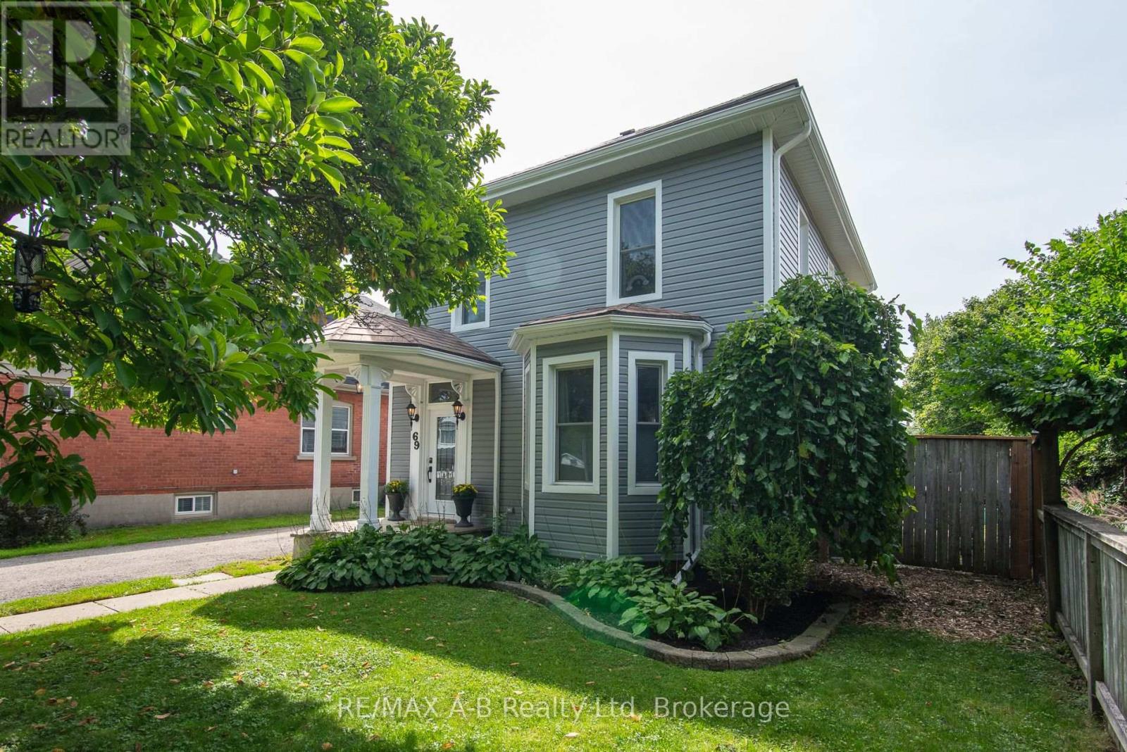 69 Louise Street, Stratford, Ontario  N5A 2E3 - Photo 4 - X13765174