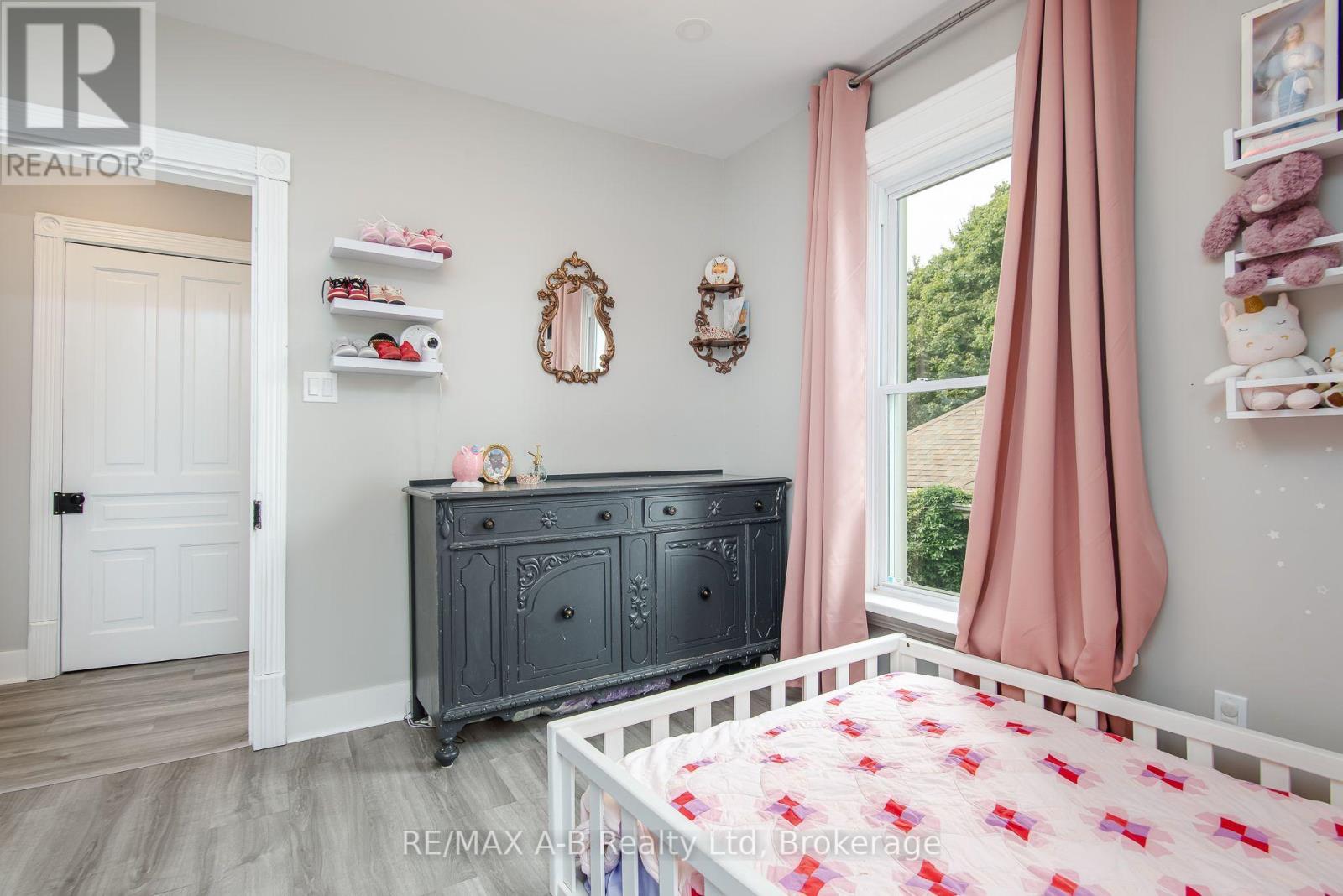 69 Louise Street, Stratford, Ontario  N5A 2E3 - Photo 46 - X13765174