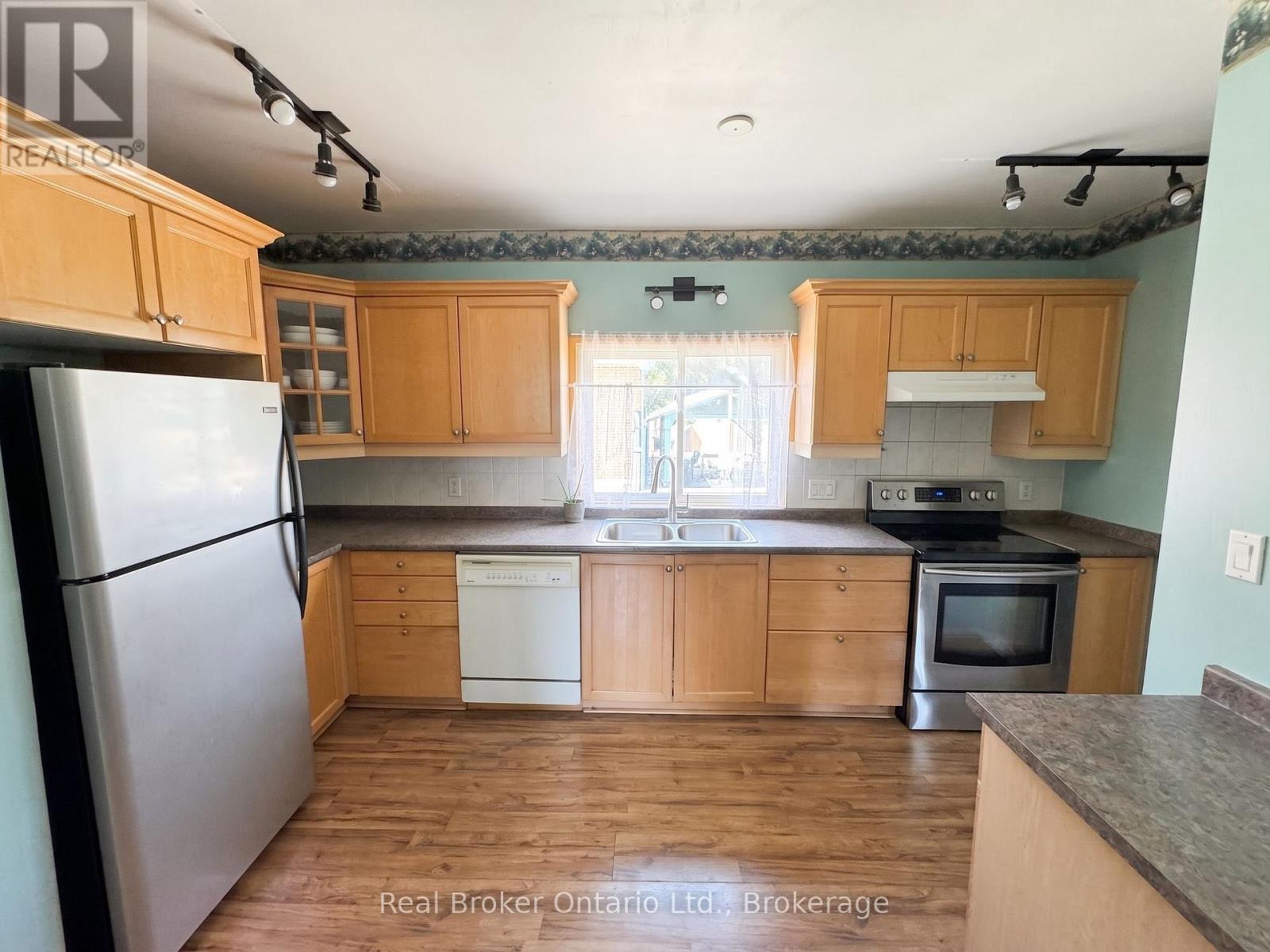 92 Mary Street, Brantford, Ontario  N3S 3B6 - Photo 6 - X13765356