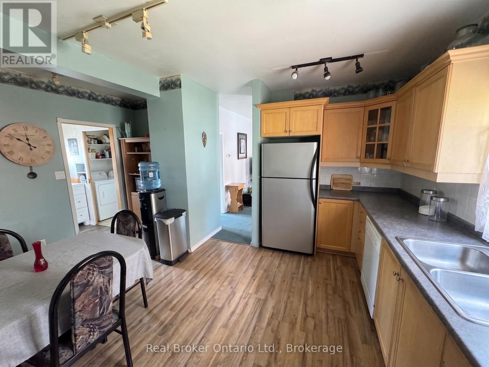 92 Mary Street, Brantford, Ontario  N3S 3B6 - Photo 8 - X13765356